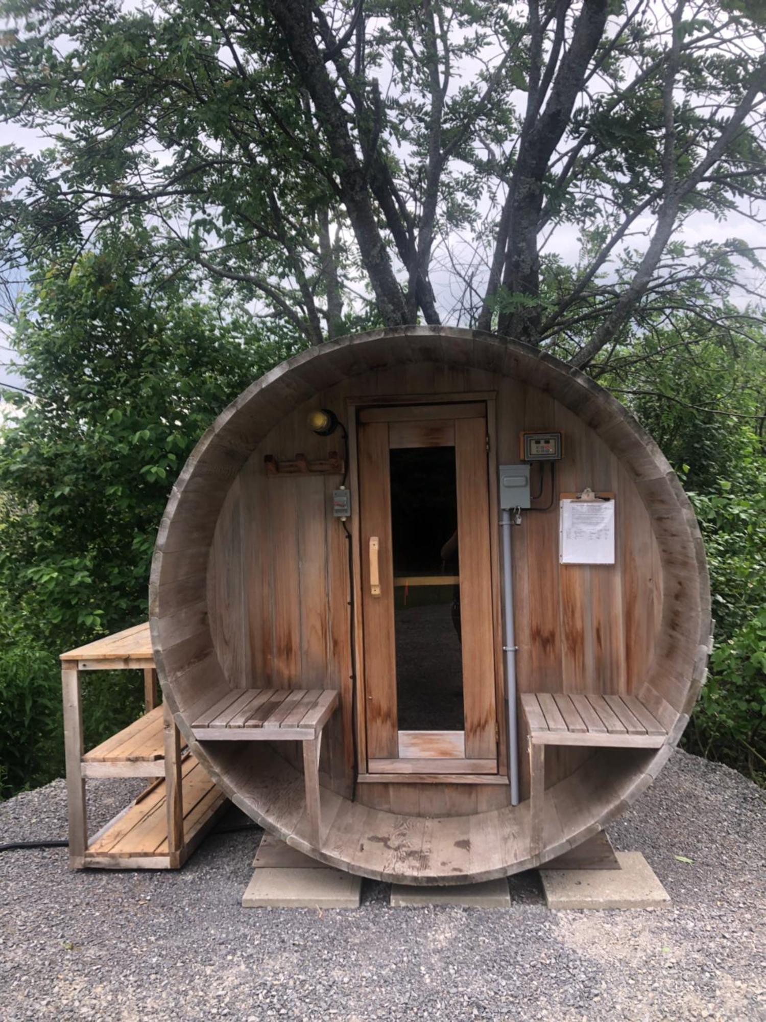 Chalets Les Chanterelles De Forillon L'Anse-au-Griffon Exterior photo